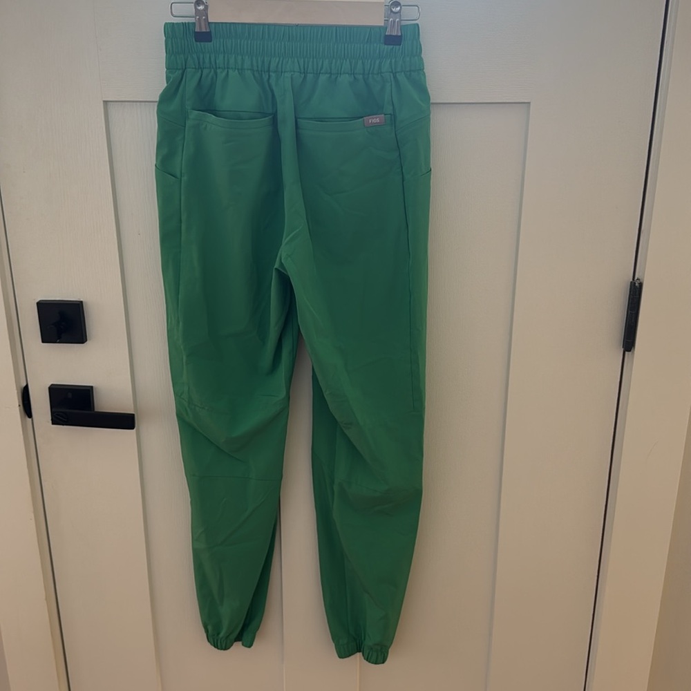 FREEX Figs green joggers - Picture 2 of 3